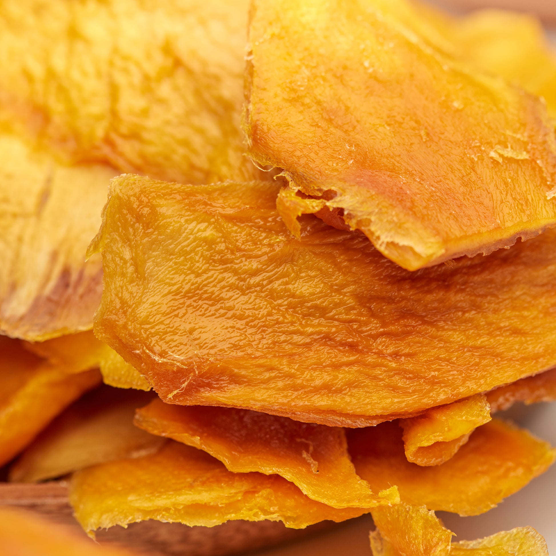 Getrocknete Bio-Mango aus kontrolliert biologischem Anbau in Nahaufnahme