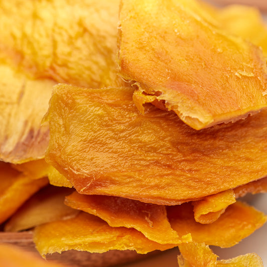 Getrocknete Bio-Mango aus kontrolliert biologischem Anbau in Nahaufnahme