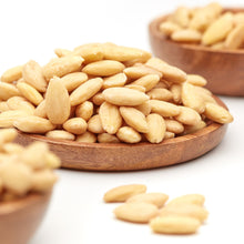 Blanchierte Mandeln ohne Haut von NESSLIM in der 1-kg-Packung