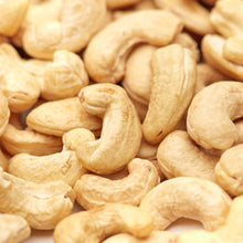 Extra grosse Cashewkerne der 180er-Sortierung in Nahaufnahme