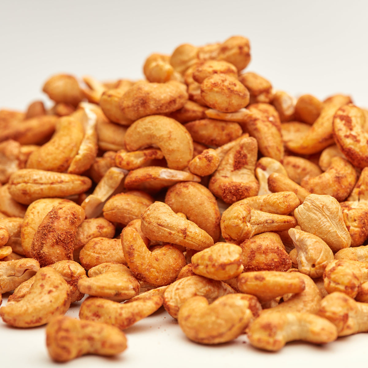 Chili-Cashewkerne in der Snackschale zum Feierabendbier