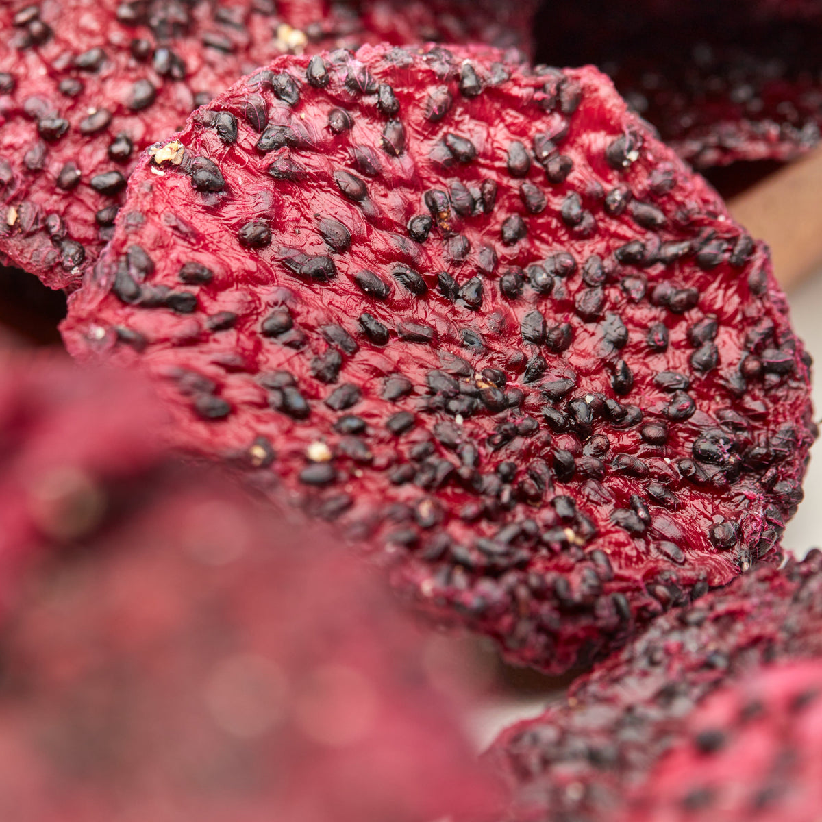 Detailaufnahme der angenehm bissfesten NESSLIM Trockenfrucht mit mild-fruchtigem Aroma.
