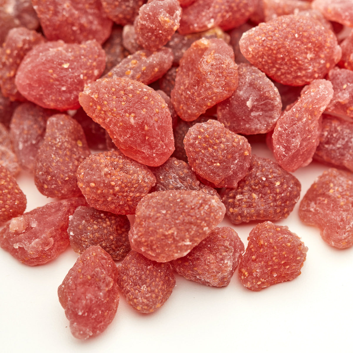Fruchtig-süße kandierte Erdbeeren von NESSLIM für Snack-Mixe, die Naschschale und den Filmabend.