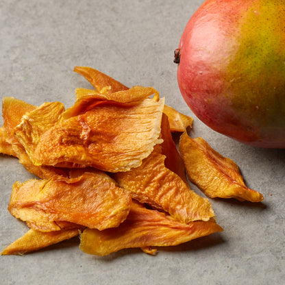 Geöffnete NESSLIM Packung mit getrockneter Bio-Mango