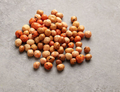 Geoeffnete NESSLIM Packung mit Erdnuss Cracker Mix