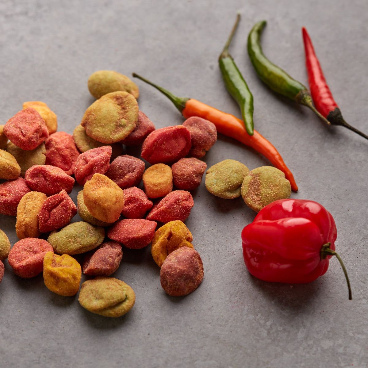 Geoeffnete NESSLIM Packung mit Erdnuss Fire-Mix